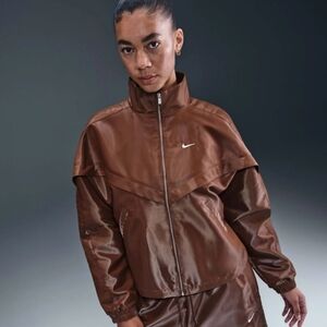 Nike Oversized Windrunner Shine Jacket